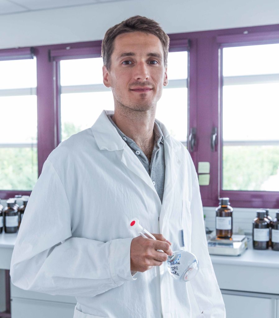 Olivier FAVRAT, Group leader in physical chemistry of Surfactis